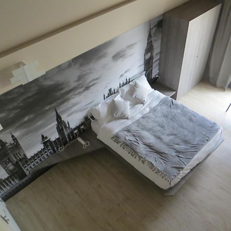 Hotel Seven Rooms Milano Esterno foto