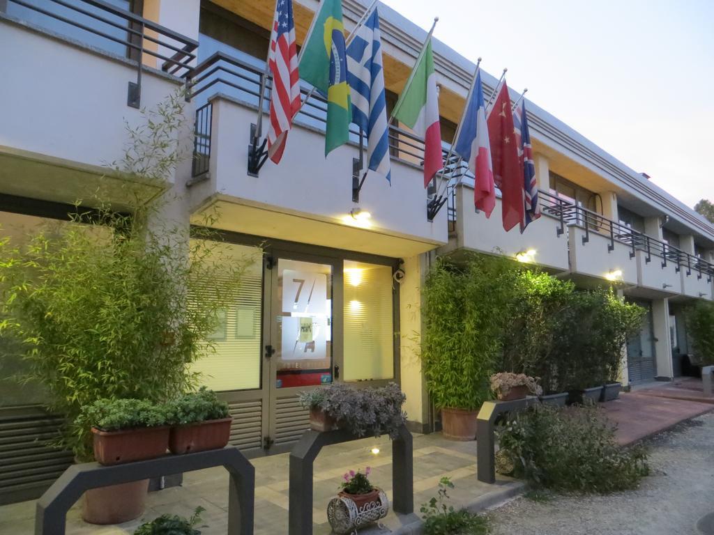 Hotel Seven Rooms Milano Esterno foto