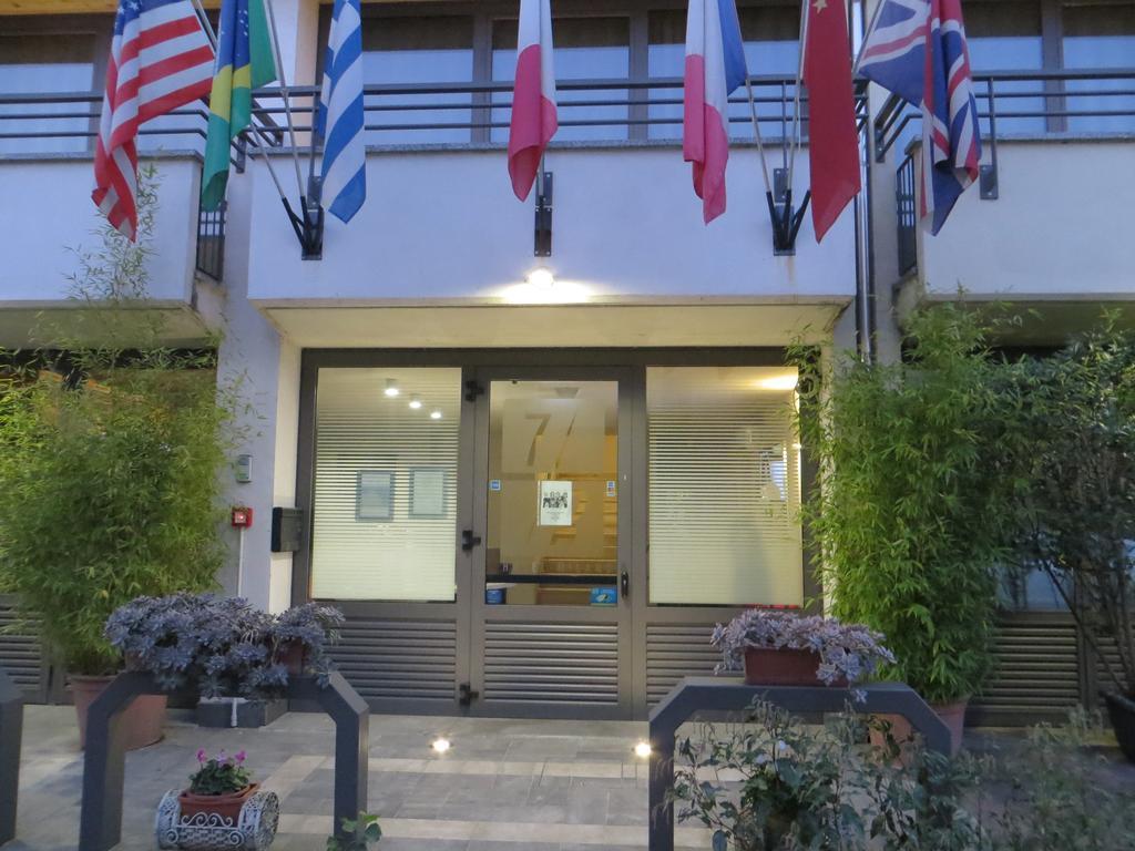 Hotel Seven Rooms Milano Esterno foto