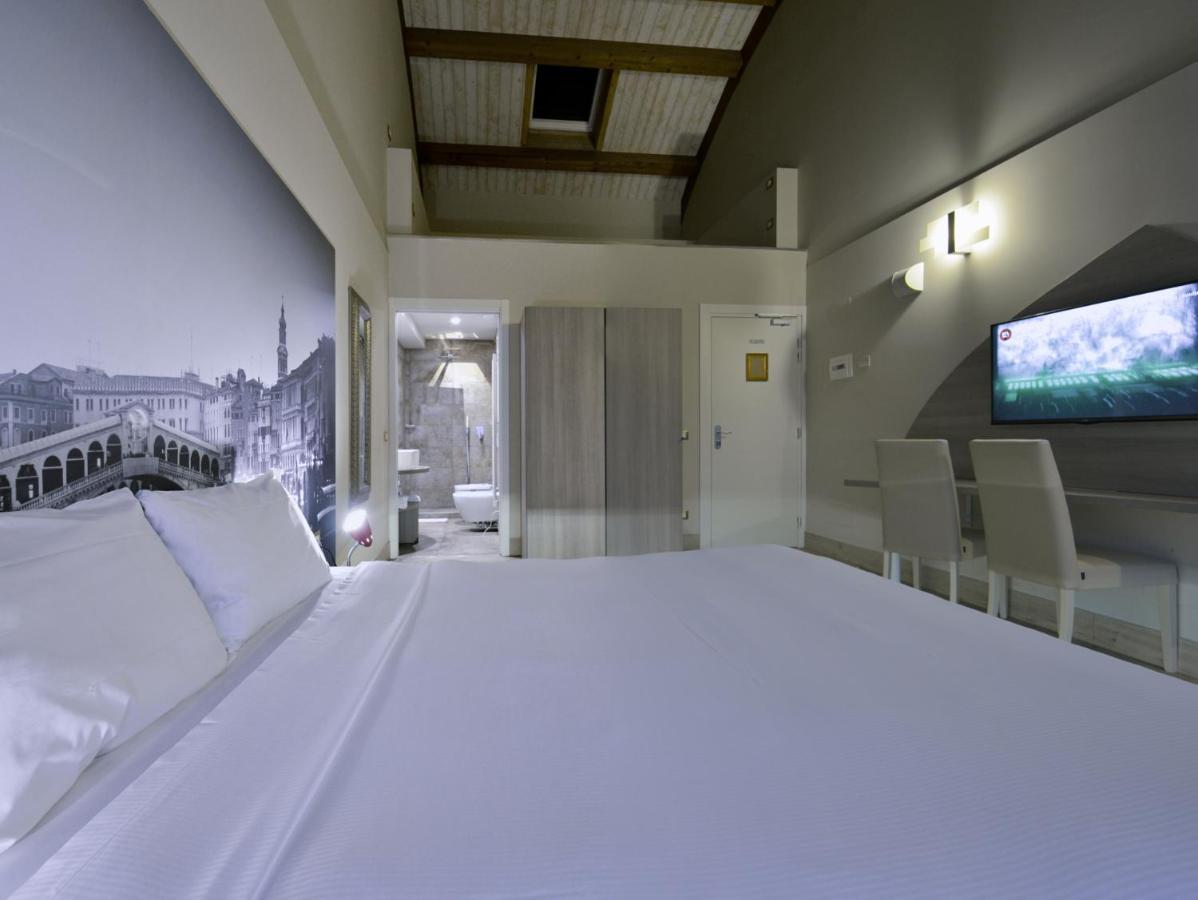 Hotel Seven Rooms Milano Esterno foto