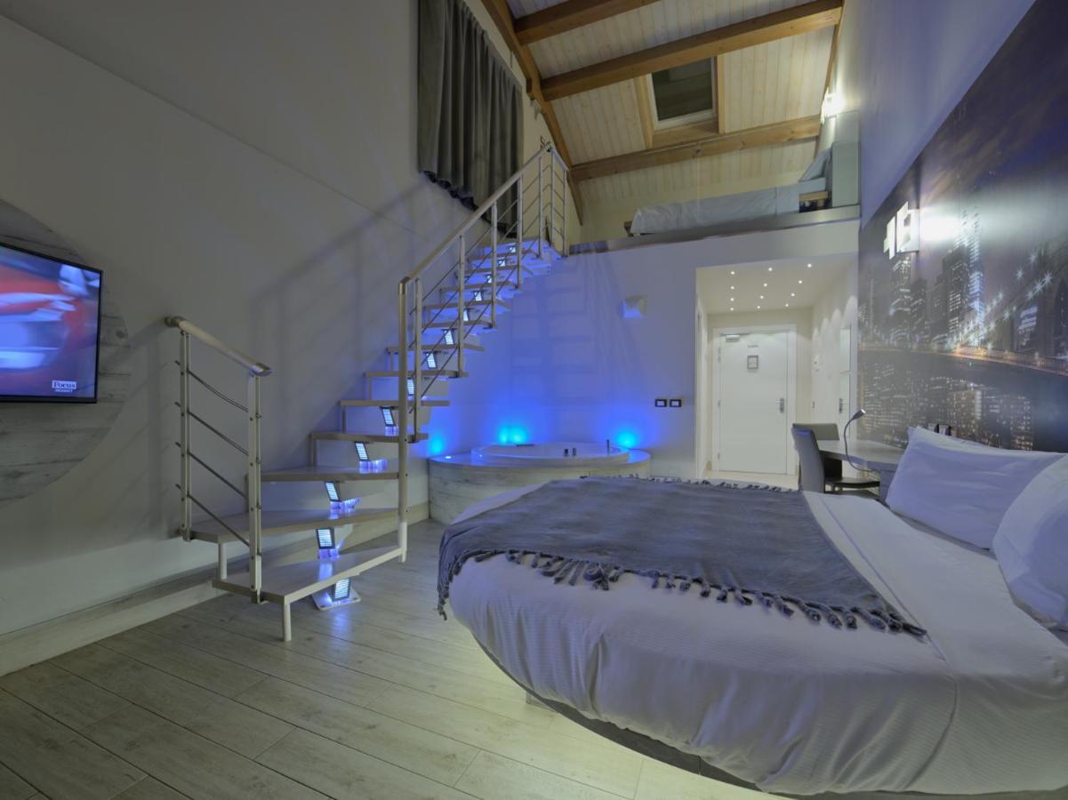 Hotel Seven Rooms Milano Esterno foto