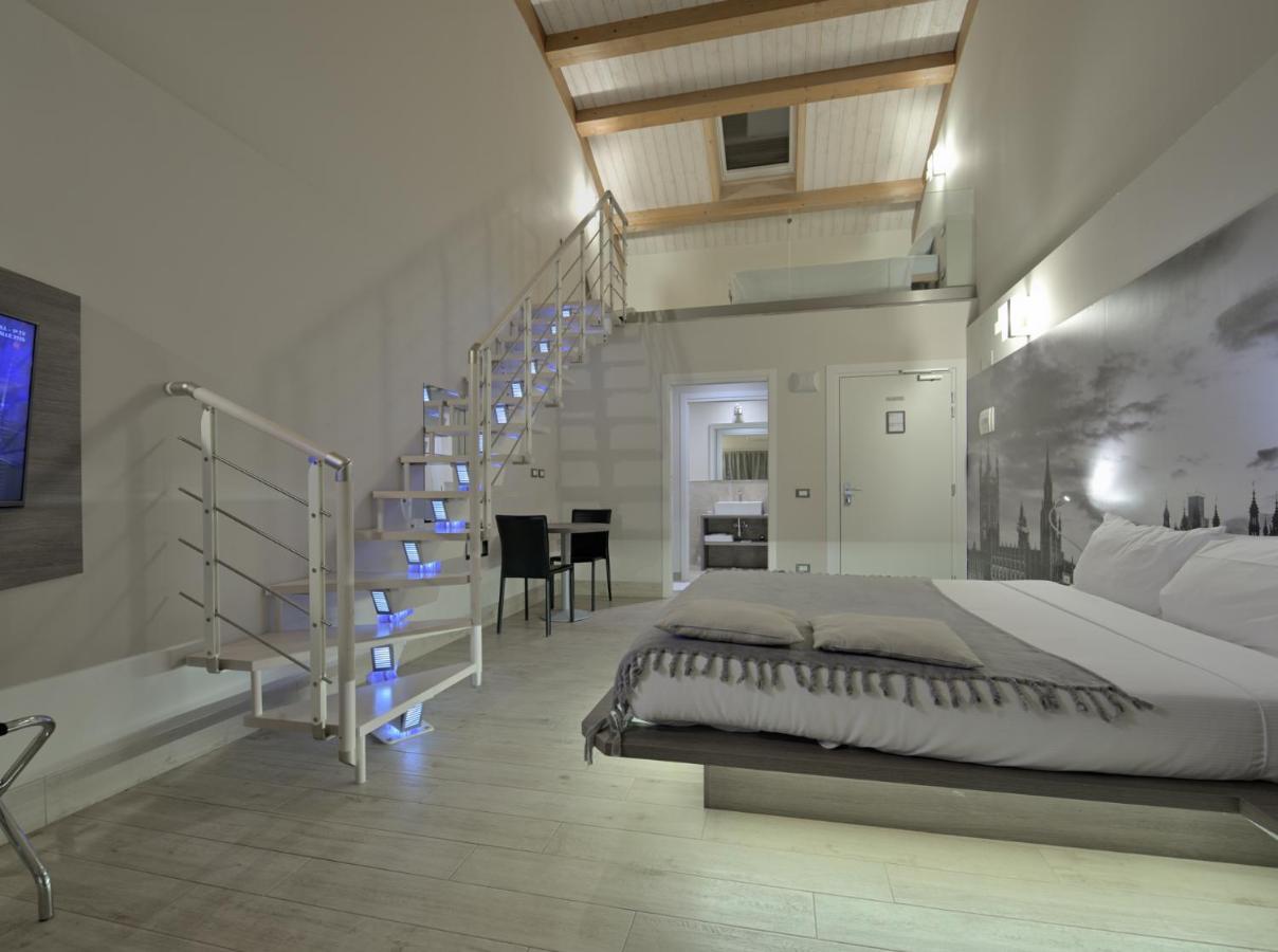 Hotel Seven Rooms Milano Esterno foto